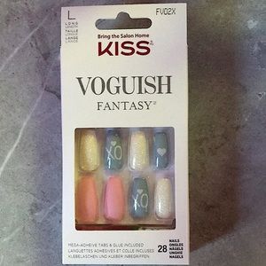 COPY - KISS Voguish Fantasy Nails- Love me